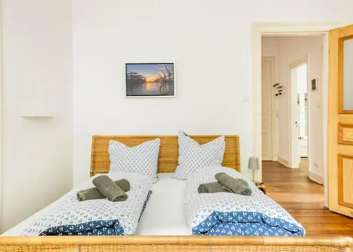 Großzügige Altbauwohnung in Bestlage Hamburg